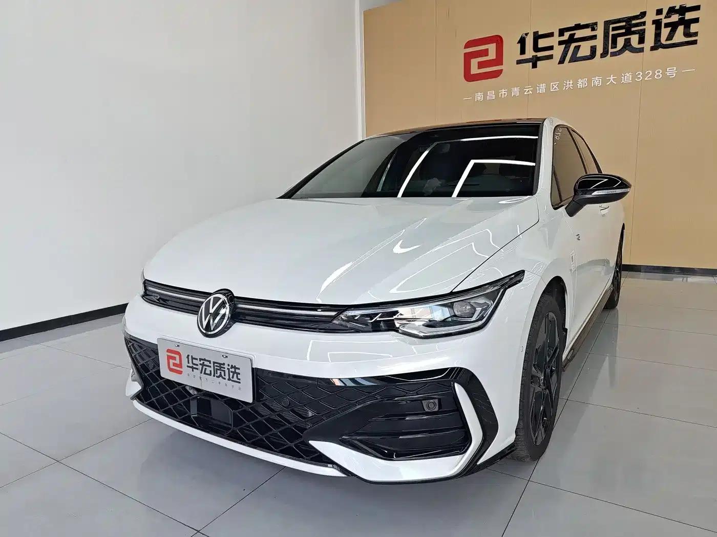 2025 Golf 300TSI R-Line — миниатюра 1
