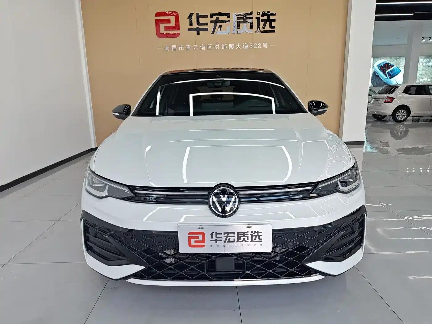 2025 Golf 300TSI R-Line — миниатюра 2