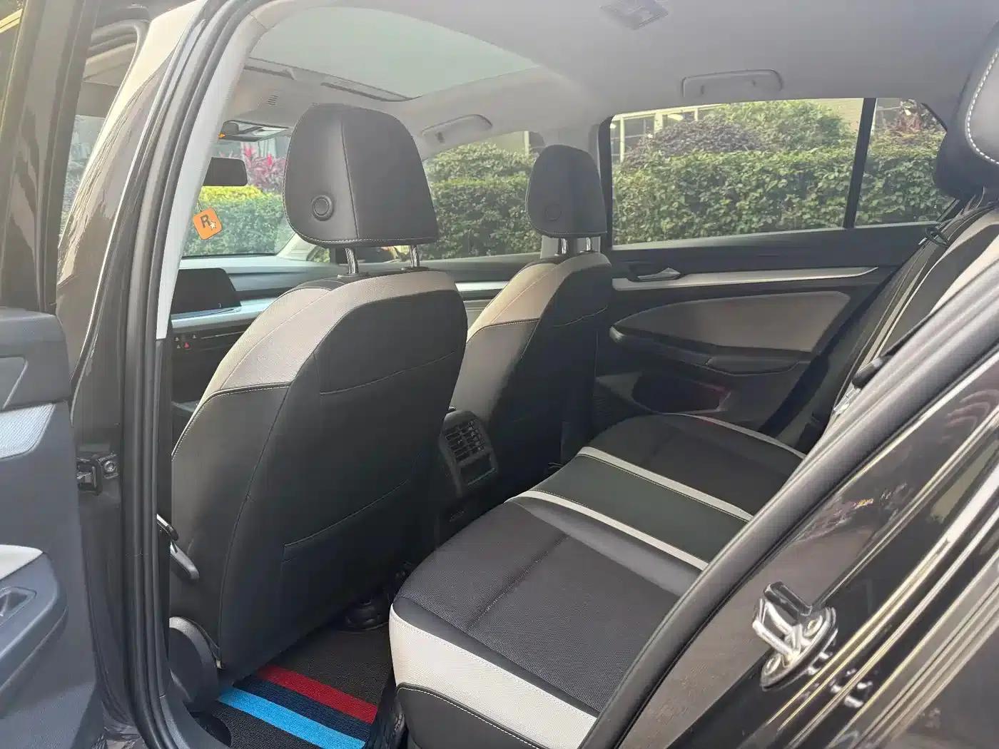2021 Golf 280TSI DSG 30th Anniversary Edition — миниатюра 8