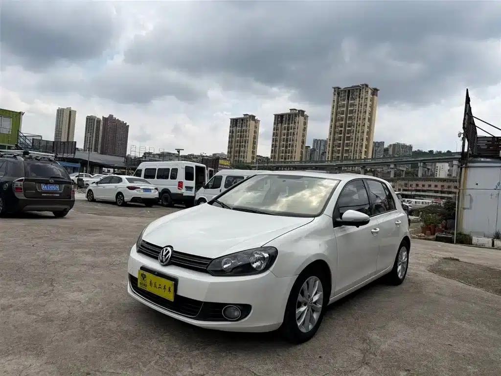 2012 Golf 1.6 Automatic Luxury Edition — миниатюра 1