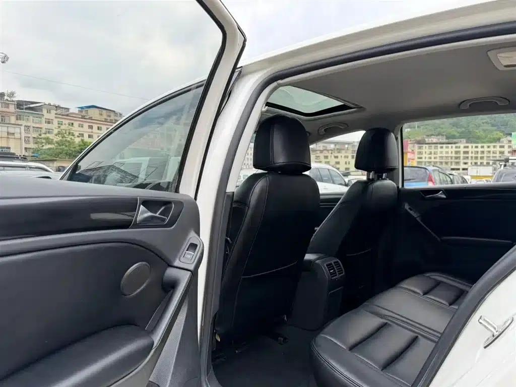 2012 Golf 1.6 Automatic Luxury Edition — миниатюра 5