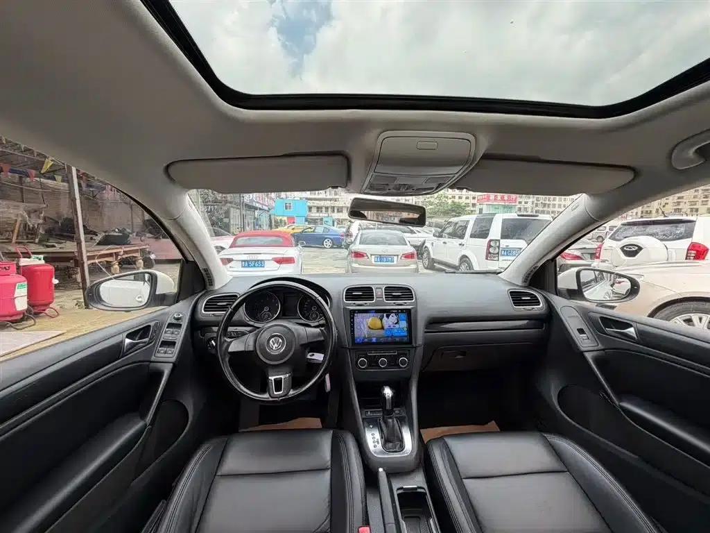 2012 Golf 1.6 Automatic Luxury Edition — миниатюра 6