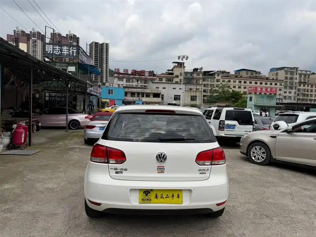 2012 Golf 1.6 Automatic Luxury Edition — миниатюра 8