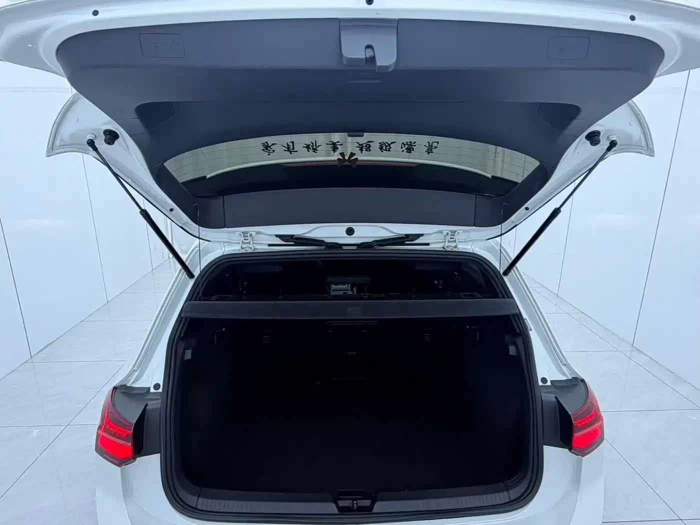 2023 Golf 280TSI DSG R-Line Lite — миниатюра 16