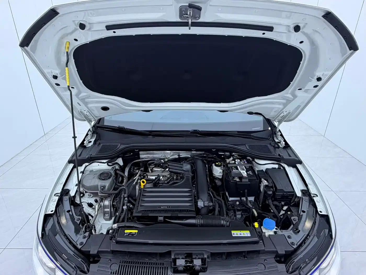 2023 Golf 280TSI DSG R-Line Lite — миниатюра 17