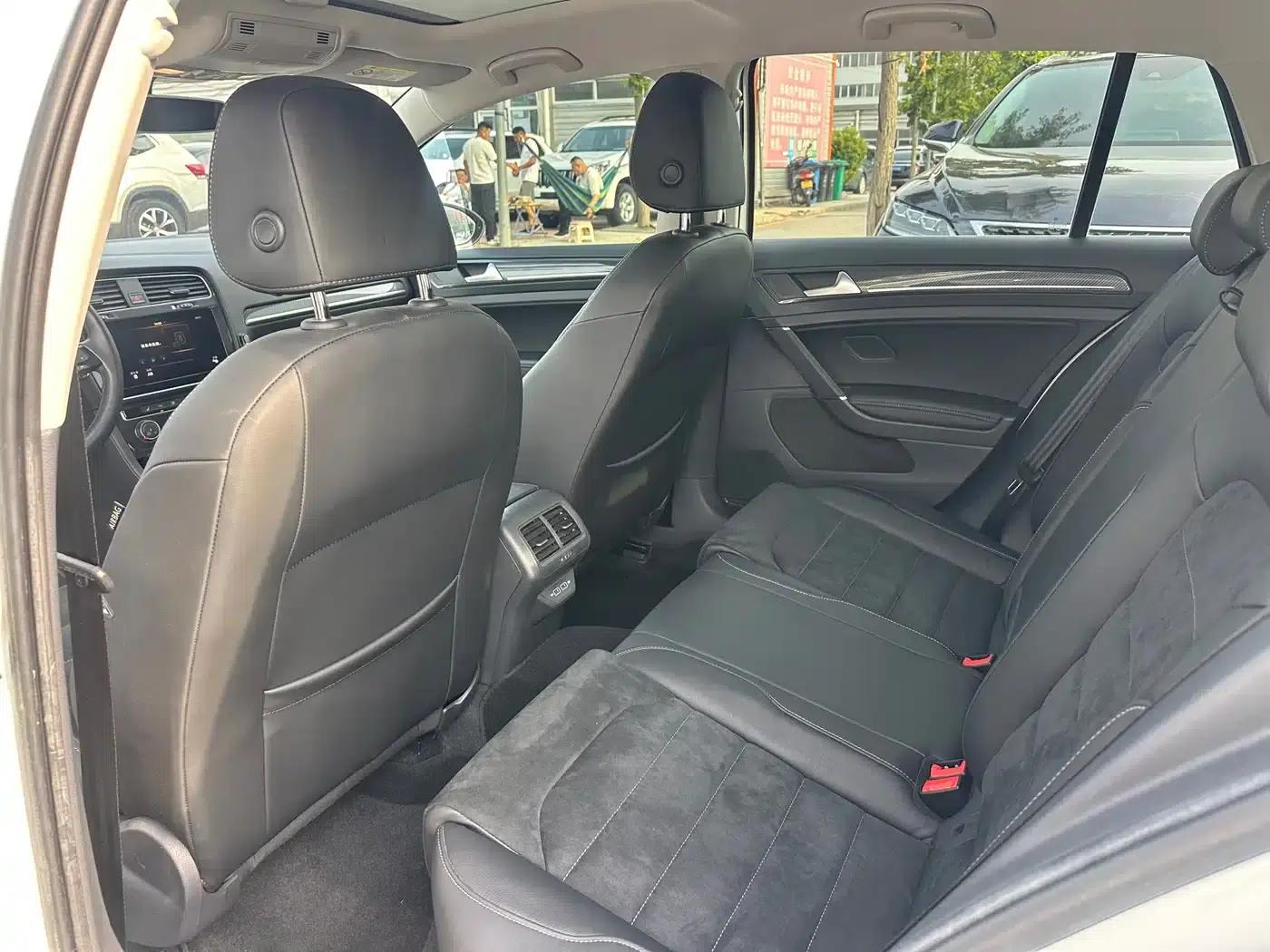 2020 Golf Beloved Edition 280TSI DSG Luxury — миниатюра 5