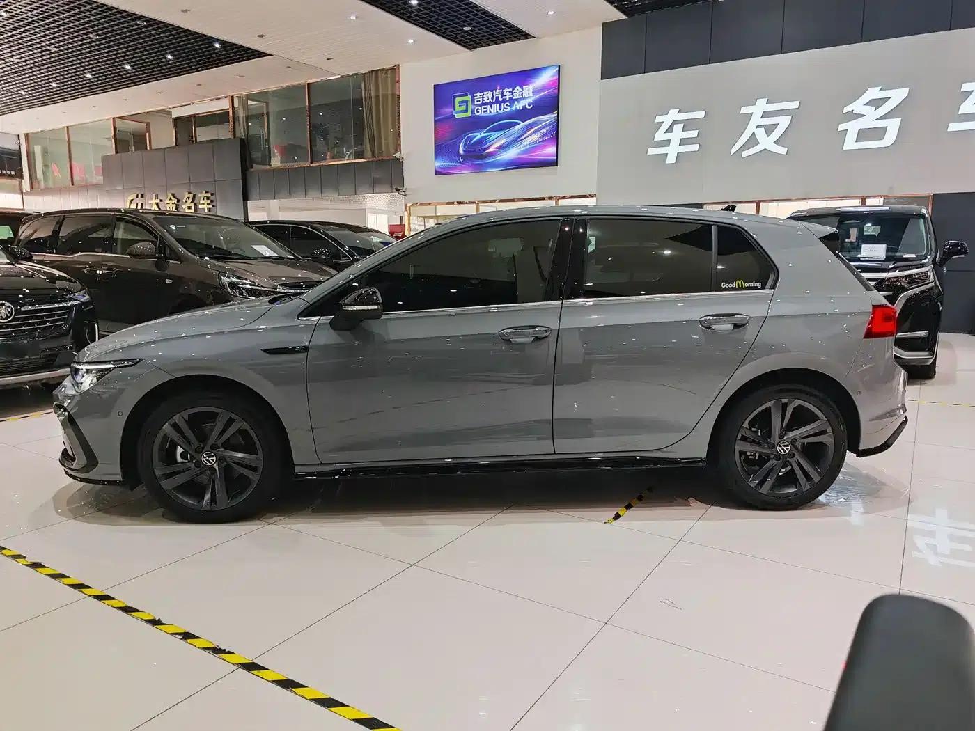 2023 Golf 280TSI DSG R-Line — миниатюра 4