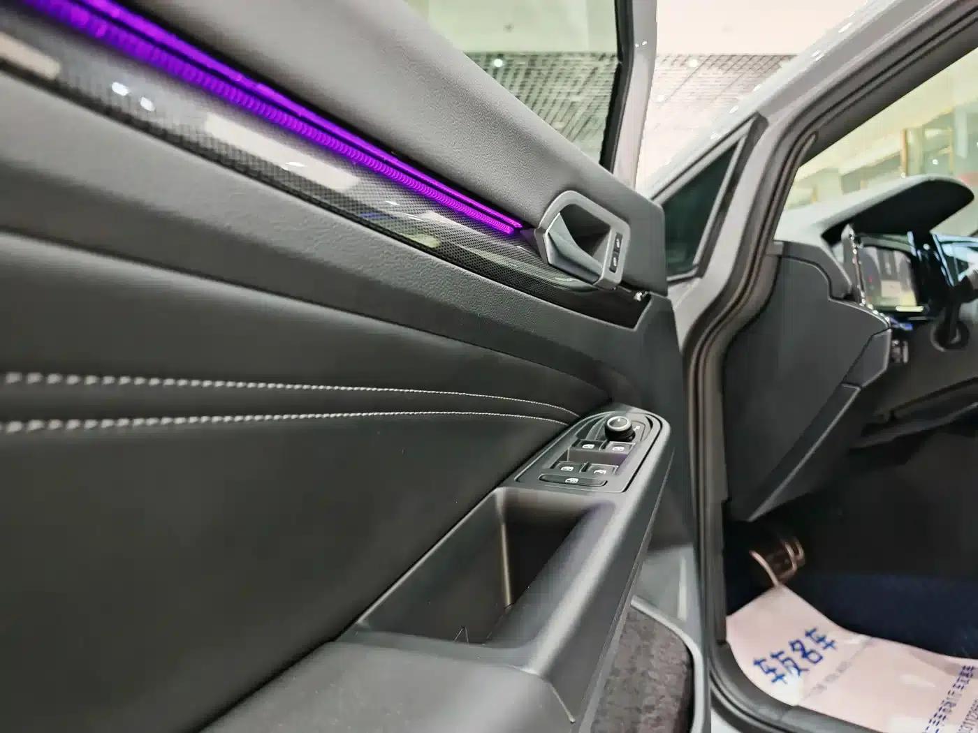 2023 Golf 280TSI DSG R-Line — миниатюра 6