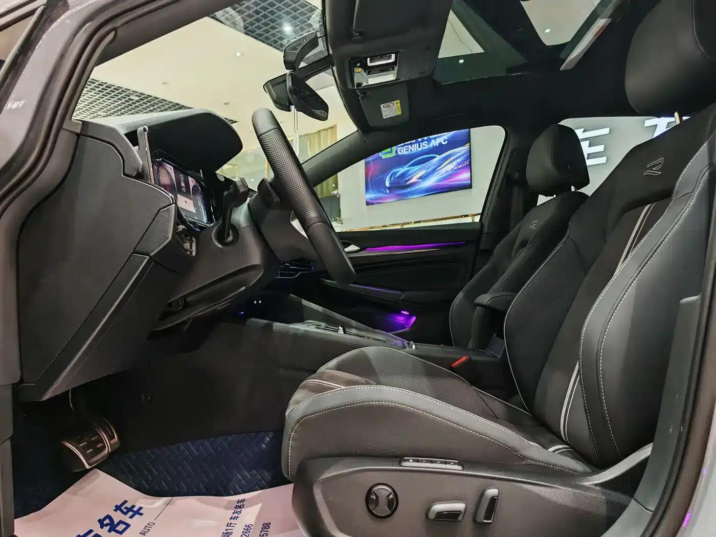 2023 Golf 280TSI DSG R-Line — миниатюра 7