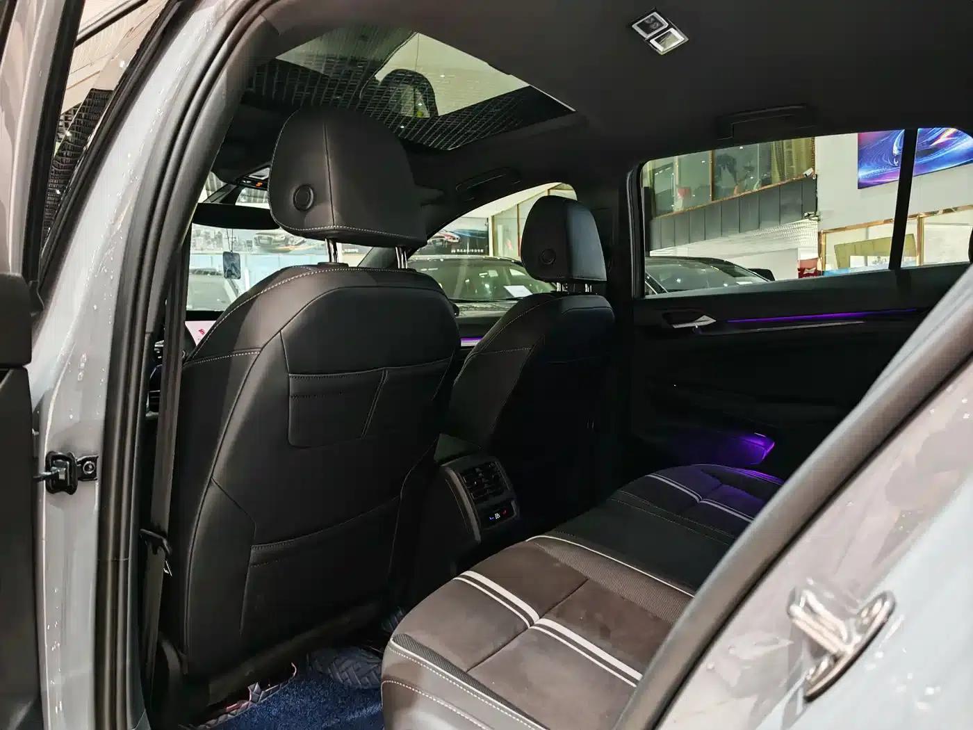 2023 Golf 280TSI DSG R-Line — миниатюра 9