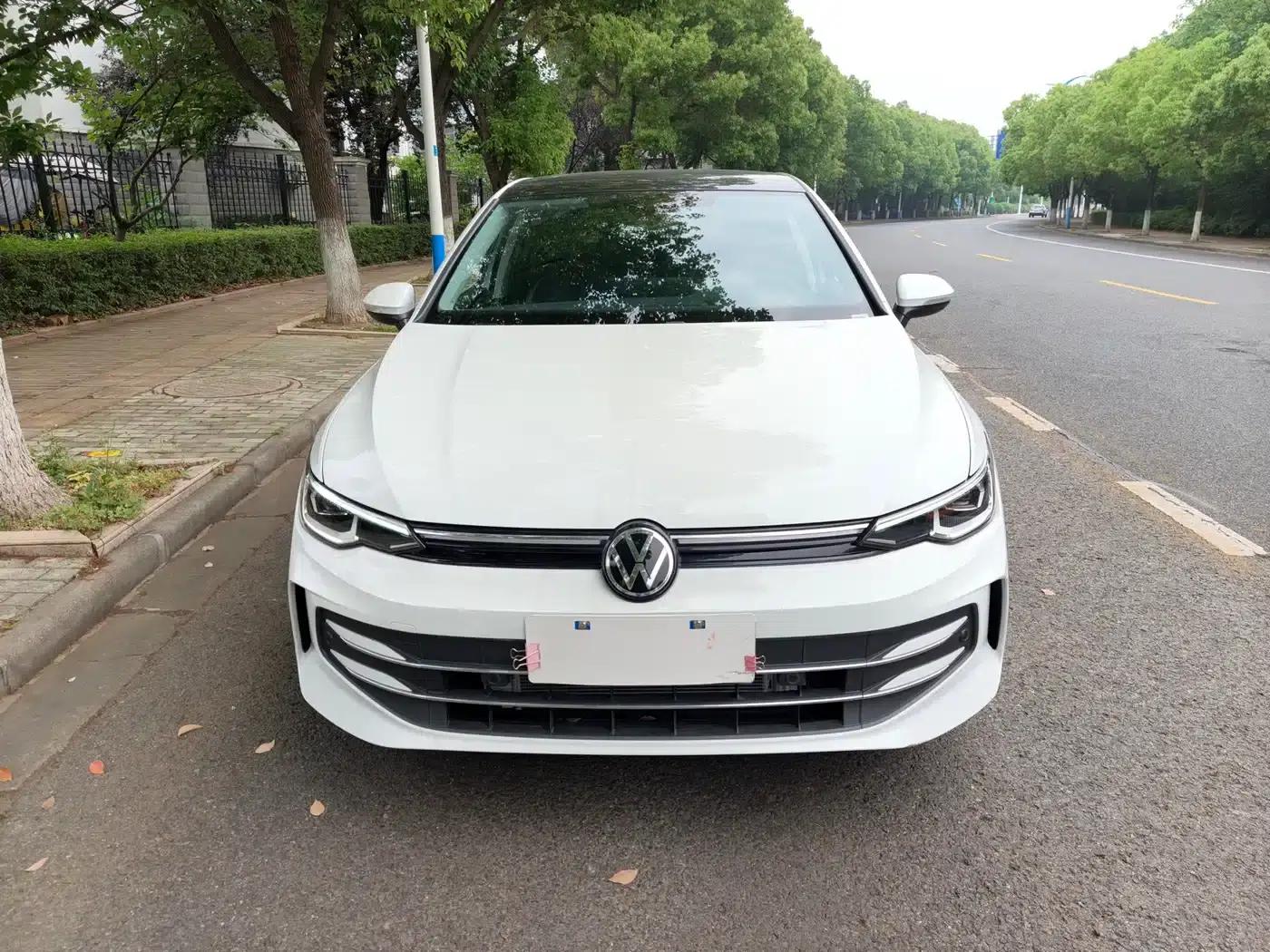 2025 Golf 300TSI Pro — миниатюра 1