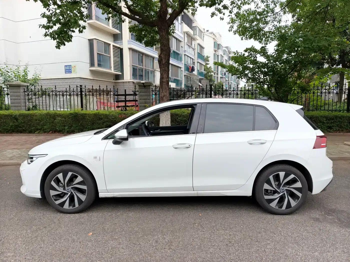 2025 Golf 300TSI Pro — миниатюра 3
