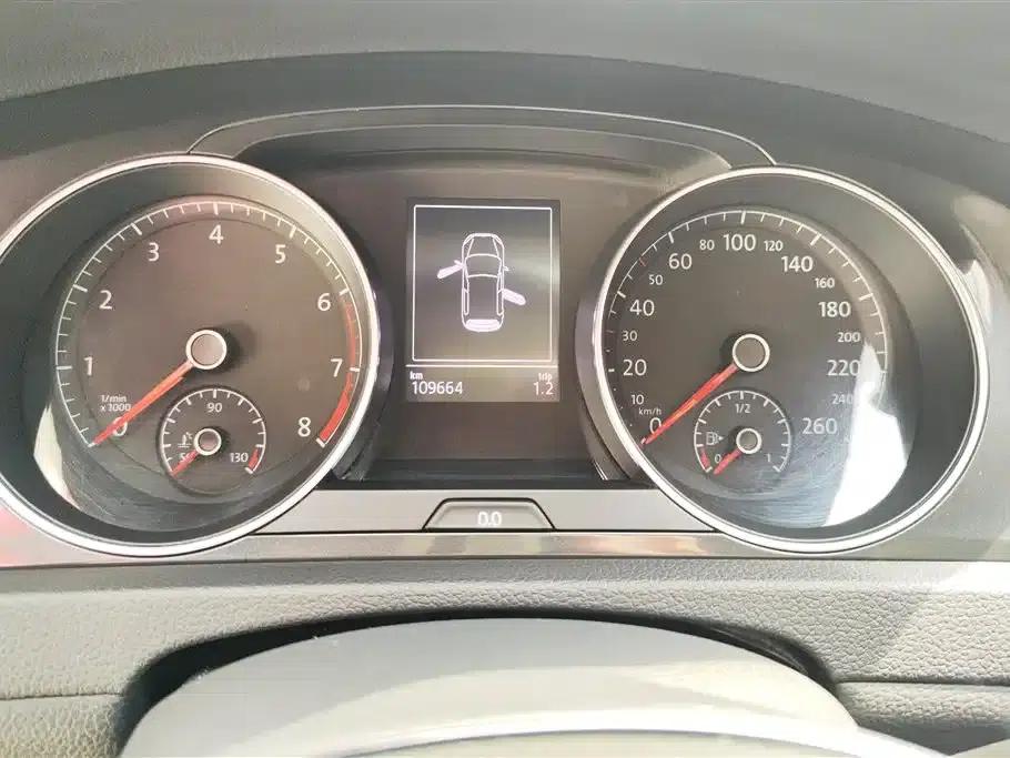 2017 Golf 1.6L Automatic Comfort Millionth Unit Commemorative Edition — миниатюра 14