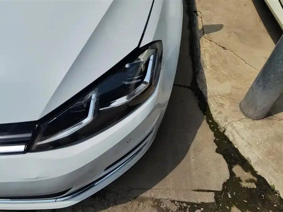 2017 Golf 1.6L Automatic Comfort Millionth Unit Commemorative Edition — миниатюра 5