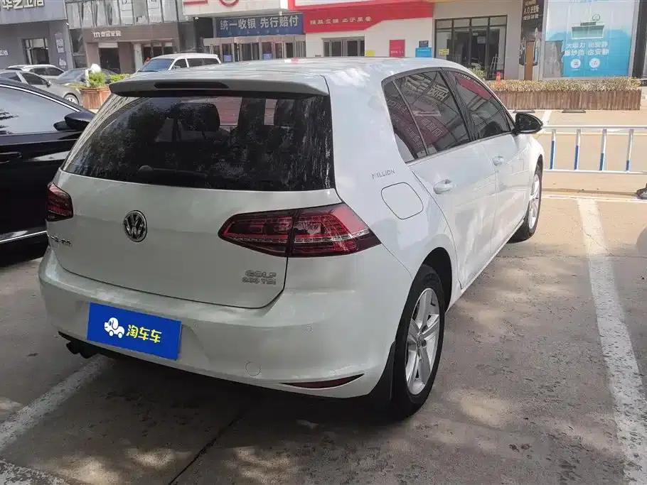 2017 Golf 230TSI Automatic Comfort Millionth Unit Commemorative Edition — миниатюра 3