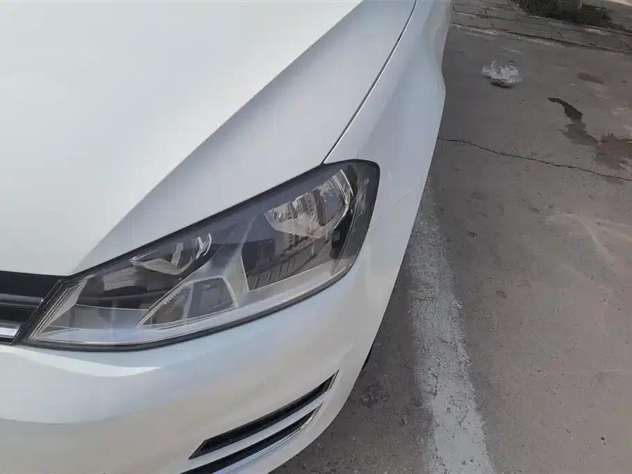 2017 Golf 230TSI Automatic Comfort Millionth Unit Commemorative Edition — миниатюра 5