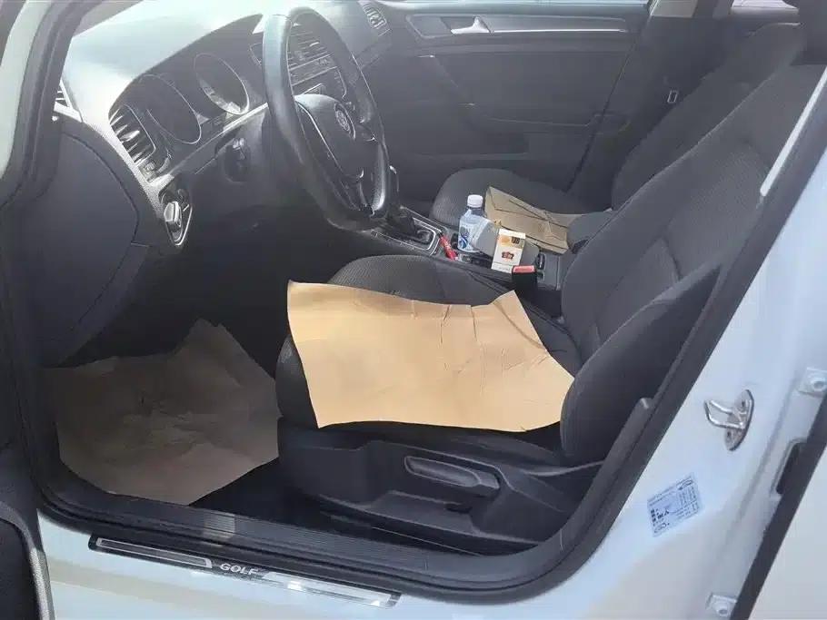 2017 Golf 230TSI Automatic Comfort Millionth Unit Commemorative Edition — миниатюра 9