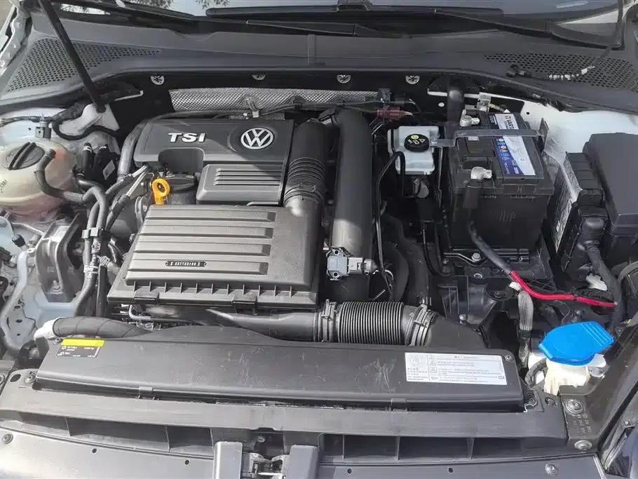 2017 Golf 230TSI Automatic Comfort Millionth Unit Commemorative Edition — миниатюра 10