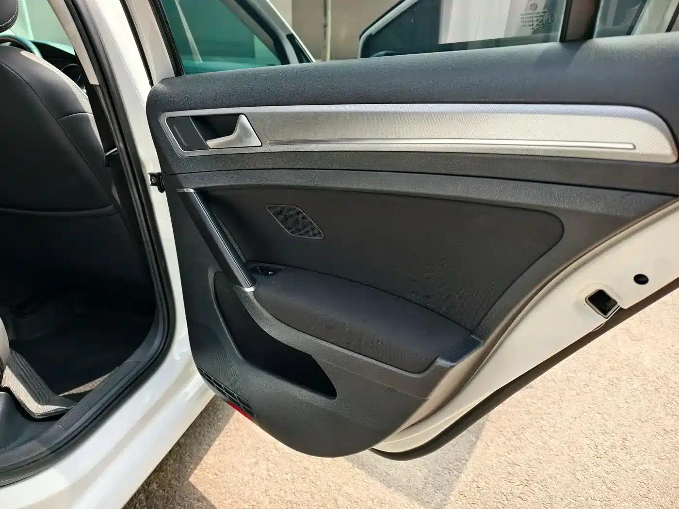 2020 Golf 200TSI DSG Comfort — миниатюра 17