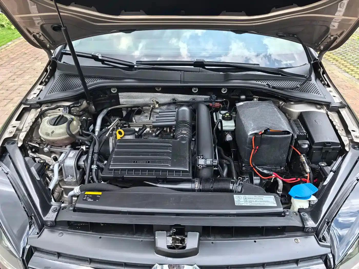 2015 Golf 1.4TSI Automatic Flagship — миниатюра 14