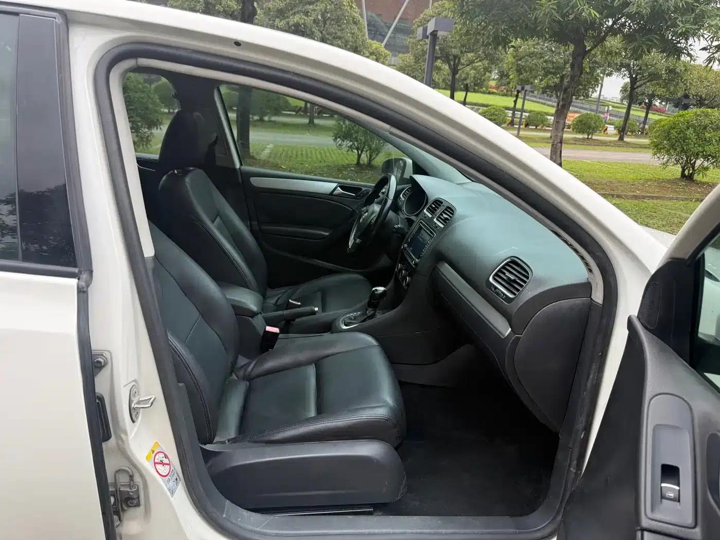 2012 Golf 1.4TSI Automatic Luxury — миниатюра 15