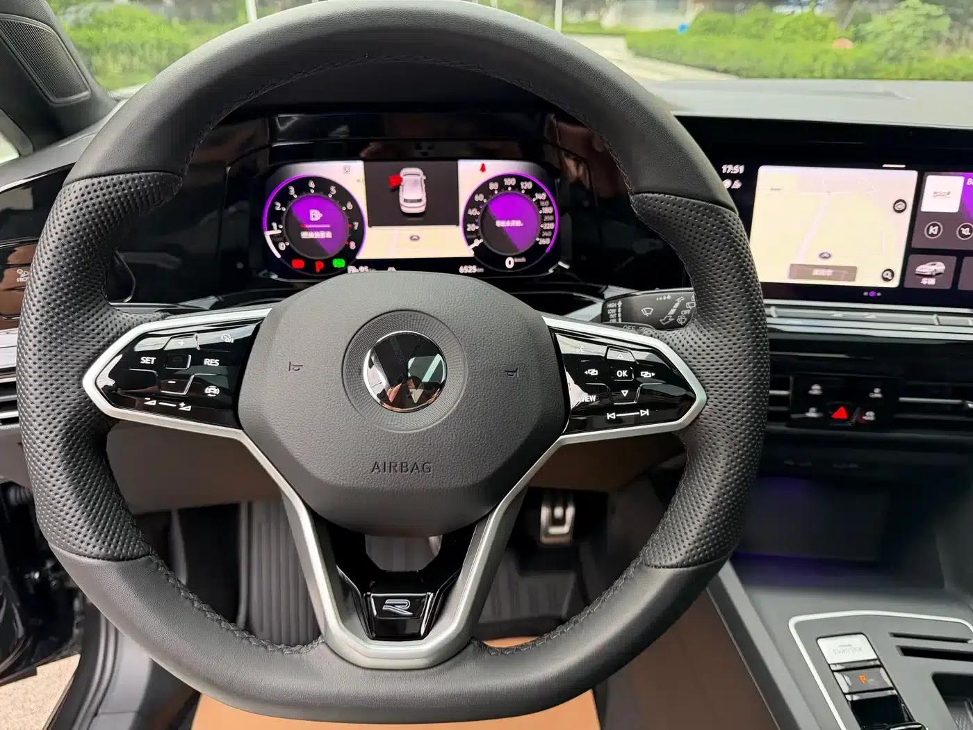 2023 Golf 280TSI DSG R-Line Lite — миниатюра 11