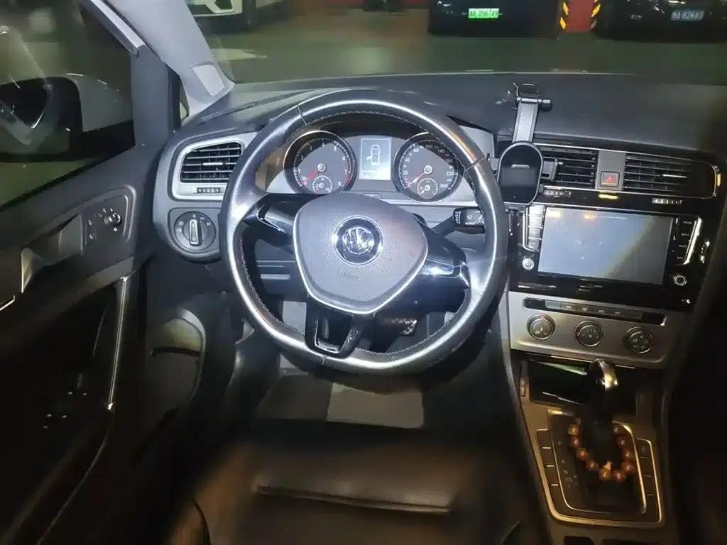 2014 Golf 1.6L Automatic Comfort — миниатюра 3