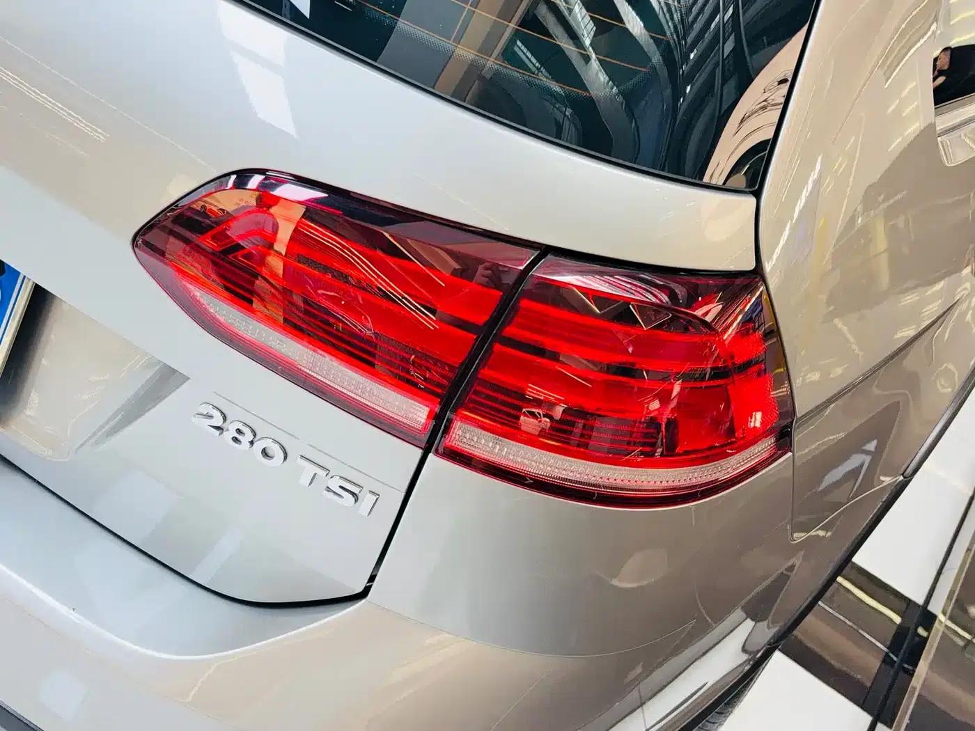 2019 Golf 1.8TSI Touring (Imported) — миниатюра 19