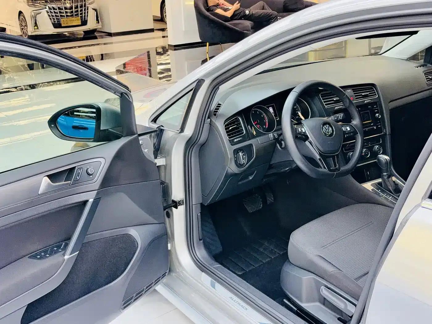 2019 Golf 1.8TSI Touring (Imported) — миниатюра 6