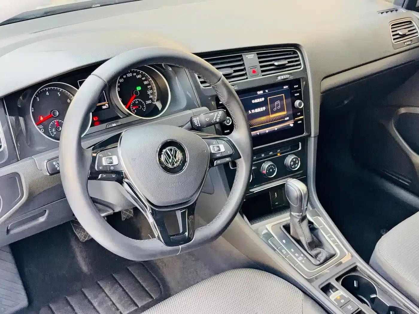 2019 Golf 1.8TSI Touring (Imported) — миниатюра 10