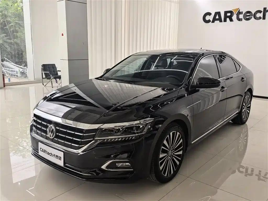 2019 Volkswagen Passat 330TSI Luxury Edition (China VI Emission Standard) — миниатюра 1