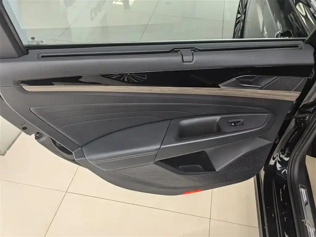 2019 Volkswagen Passat 330TSI Luxury Edition (China VI Emission Standard) — миниатюра 11