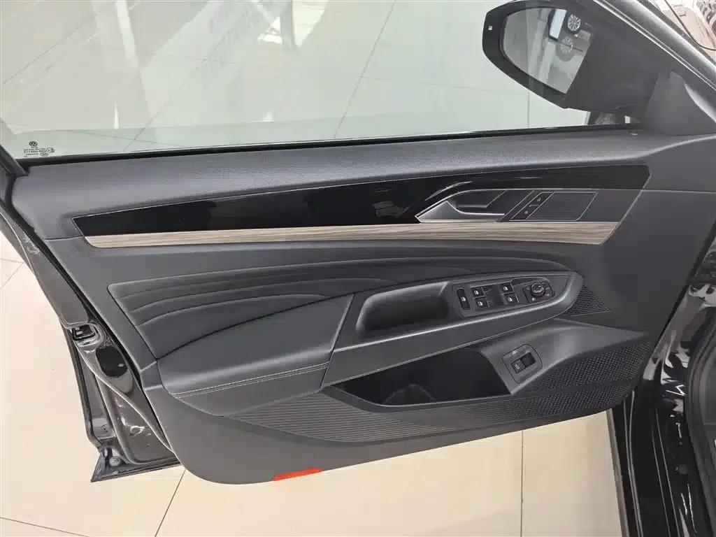 2019 Volkswagen Passat 330TSI Luxury Edition (China VI Emission Standard) — миниатюра 13
