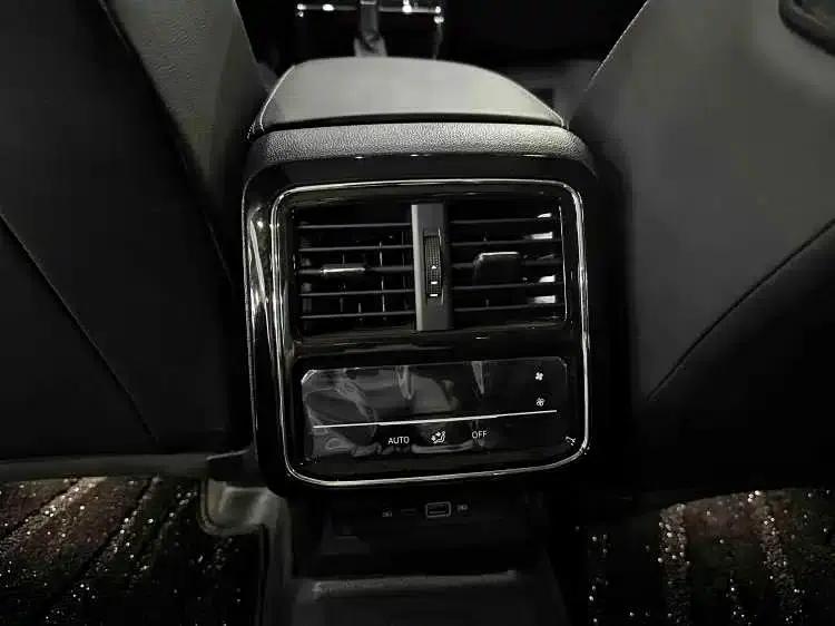 2026 Volkswagen Passat Outstanding Edition 380TSI Starry Sky Dragon Edition — миниатюра 16