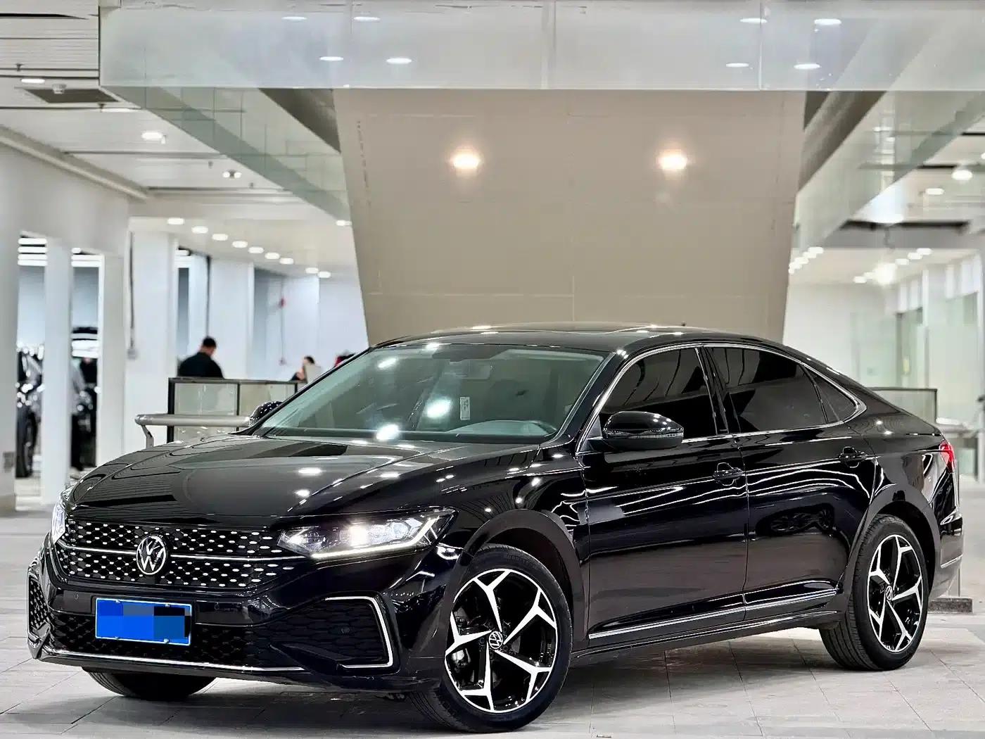 2023 Volkswagen Passat 330TSI Starry Sky Elite Edition — миниатюра 1