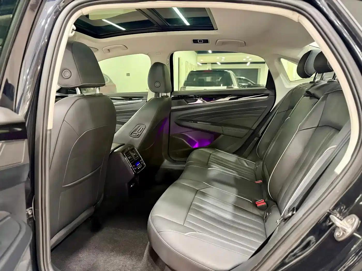 2023 Volkswagen Passat 330TSI Starry Sky Elite Edition — миниатюра 8
