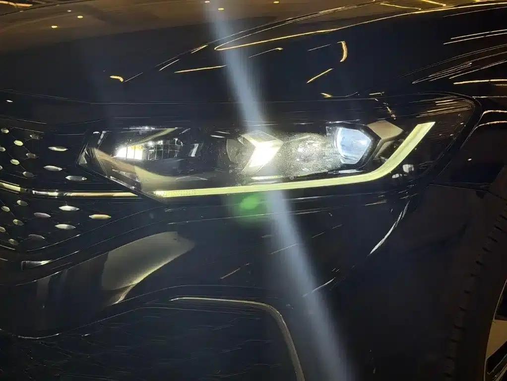 2023 Passat Facelift 280TSI Starry Sky Elite Edition — миниатюра 19