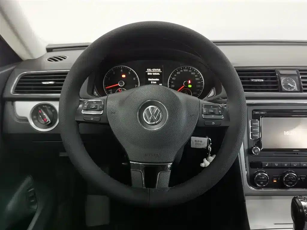 2015 Passat 1.8TSI DSG Premium Edition — миниатюра 11