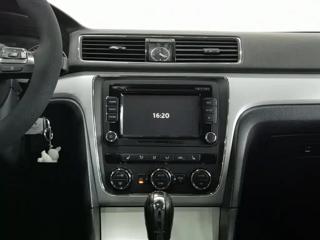 2015 Passat 1.8TSI DSG Premium Edition — миниатюра 12
