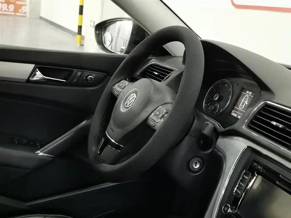 2015 Passat 1.8TSI DSG Premium Edition — миниатюра 22