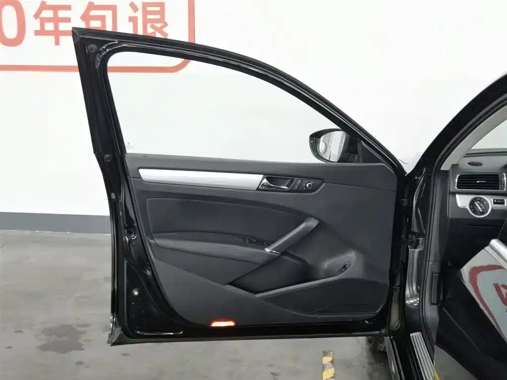 2015 Passat 1.8TSI DSG Premium Edition — миниатюра 8