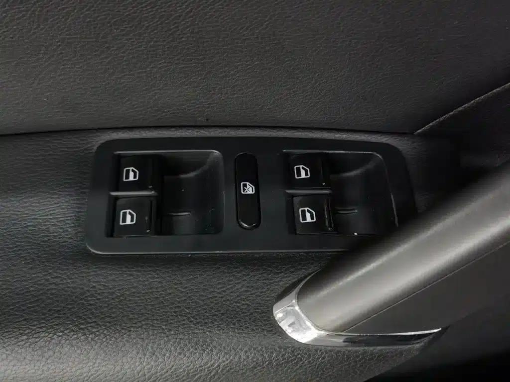 2015 Passat 1.8TSI DSG Premium Edition — миниатюра 9