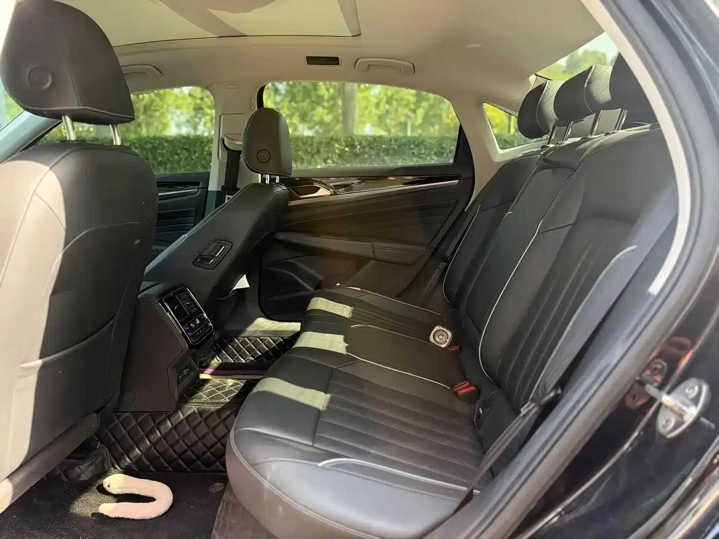2023 Volkswagen Passat 330TSI Starry Sky Elite Edition — миниатюра 6