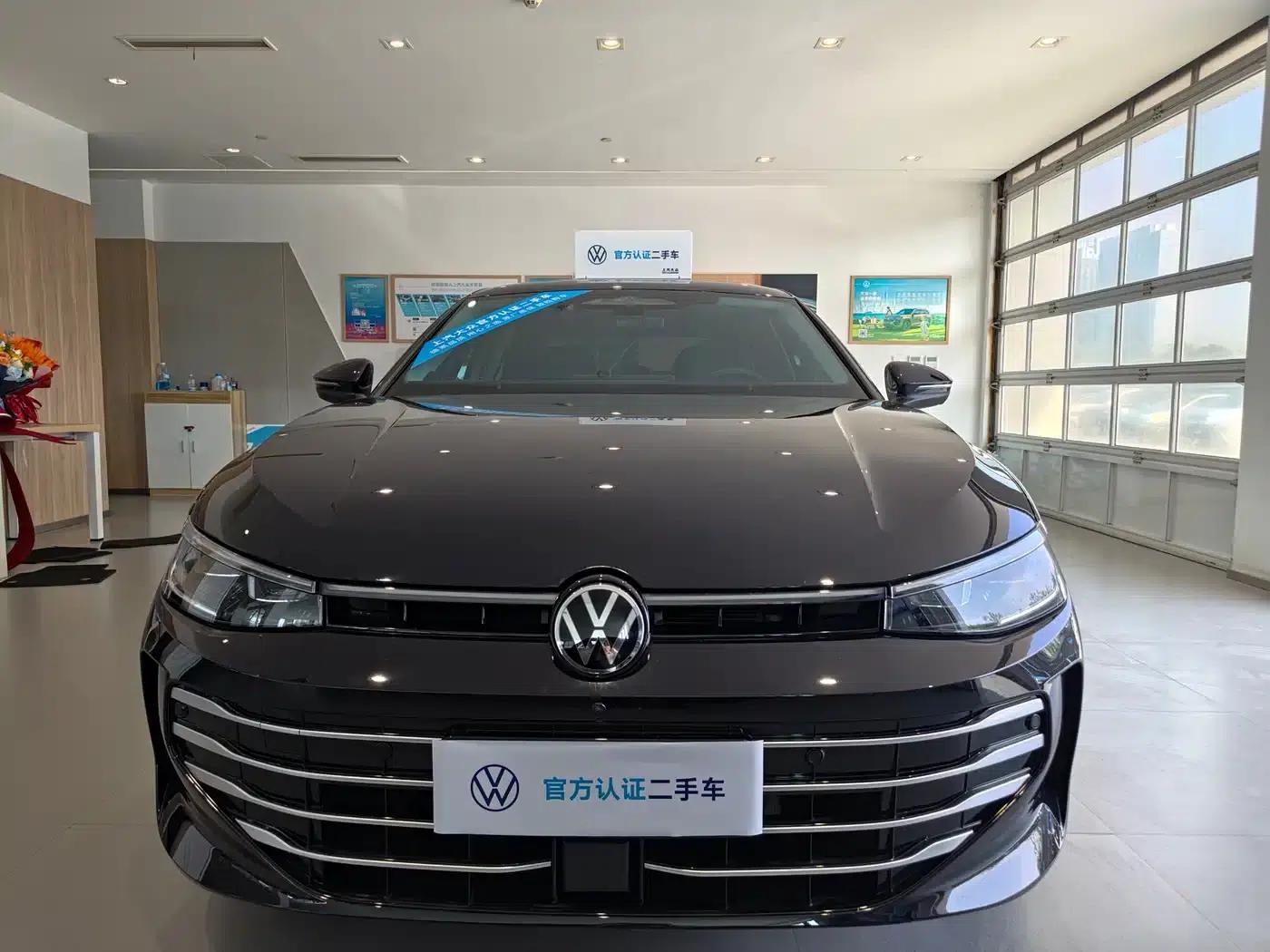 2025 Passat Pro 380TSI Dragon Edition — миниатюра 2