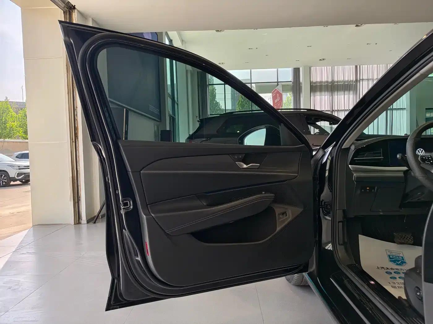 2025 Passat Pro 380TSI Dragon Edition — миниатюра 6
