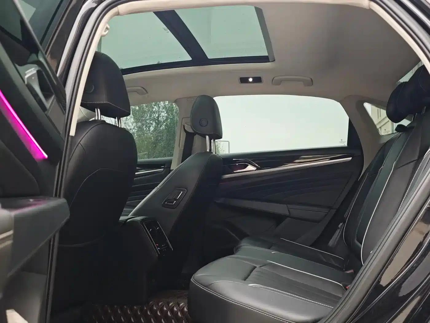 2022 Volkswagen Passat 330TSI Starry Sky Elite Edition — миниатюра 5