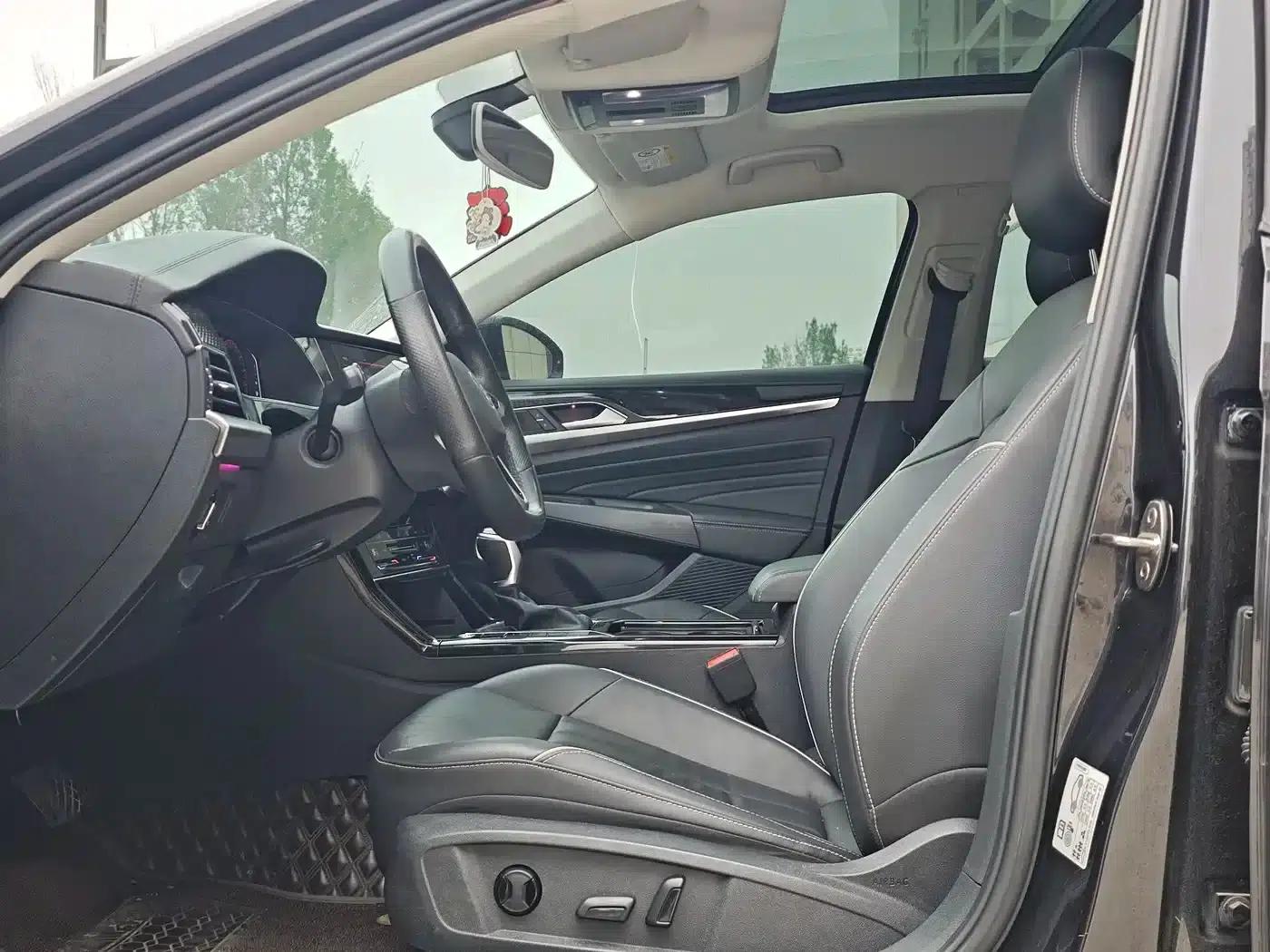 2022 Volkswagen Passat 330TSI Starry Sky Elite Edition — миниатюра 6