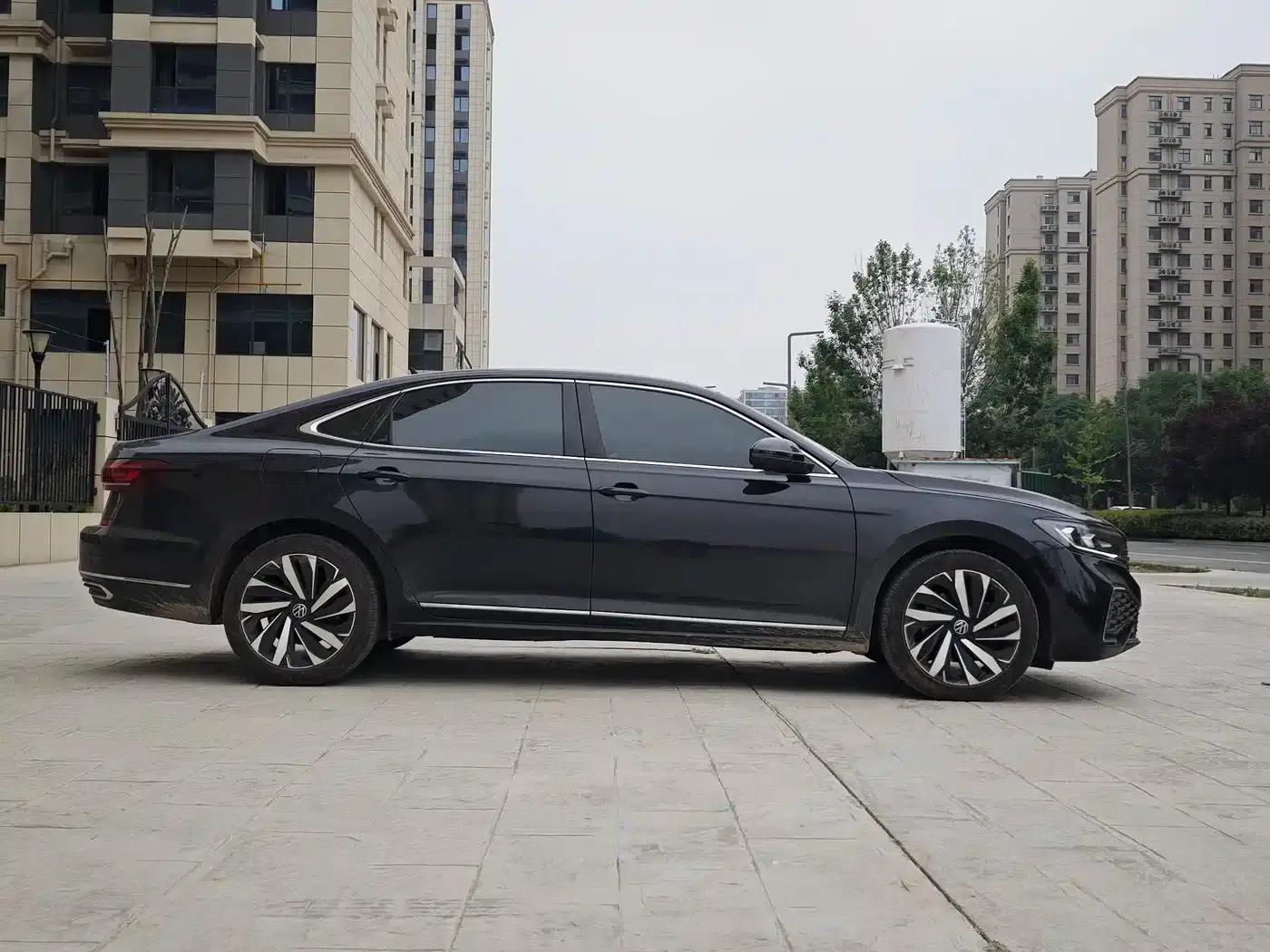 2022 Volkswagen Passat 330TSI Starry Sky Elite Edition — миниатюра 9