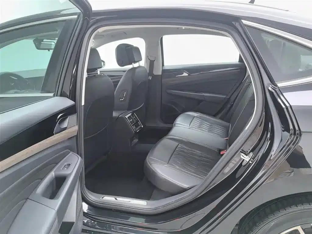 2021 Passat 330TSI Luxury Edition — миниатюра 15