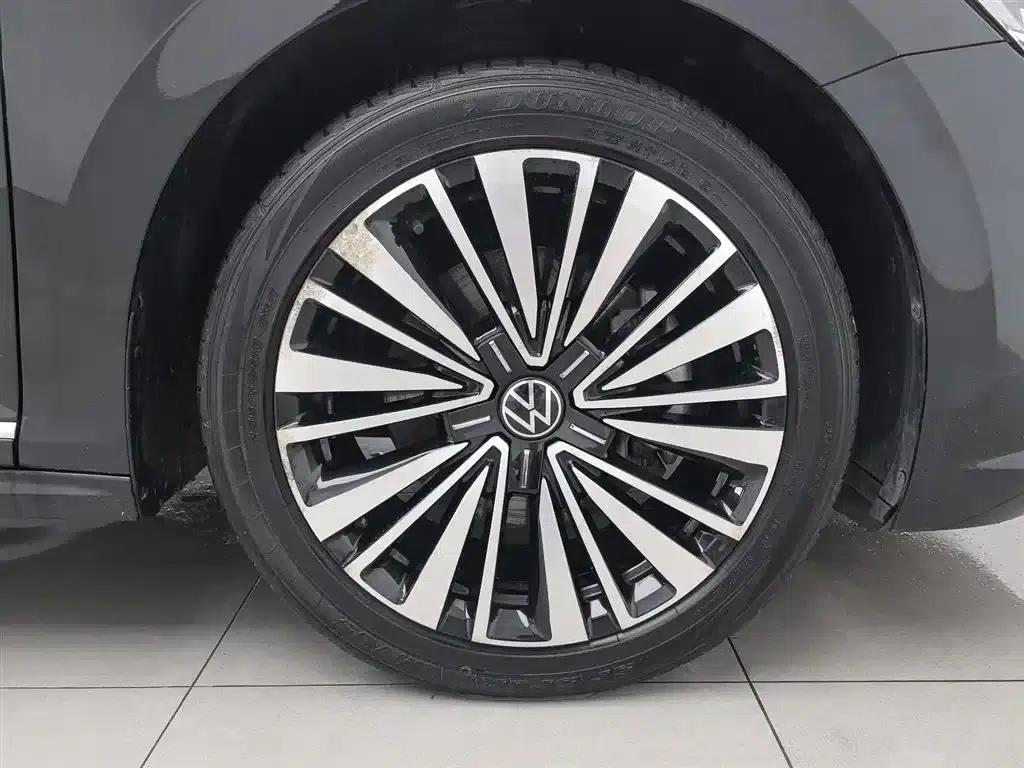 2021 Passat 330TSI Luxury Edition — миниатюра 17